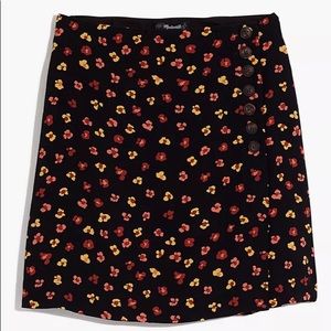 Side-Button A-Line Mini Skirt in Feline Floral